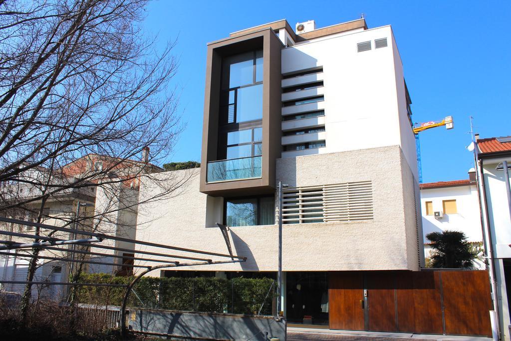 リニャーノ・サッビアドーロResidenza Nervesaアパートメント エクステリア 写真